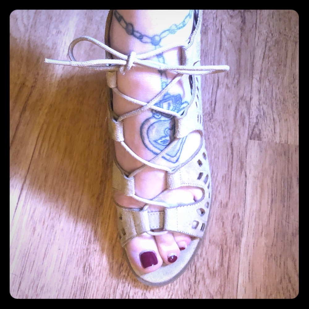 Brash tan lace up sandals  2 1/2” block heel